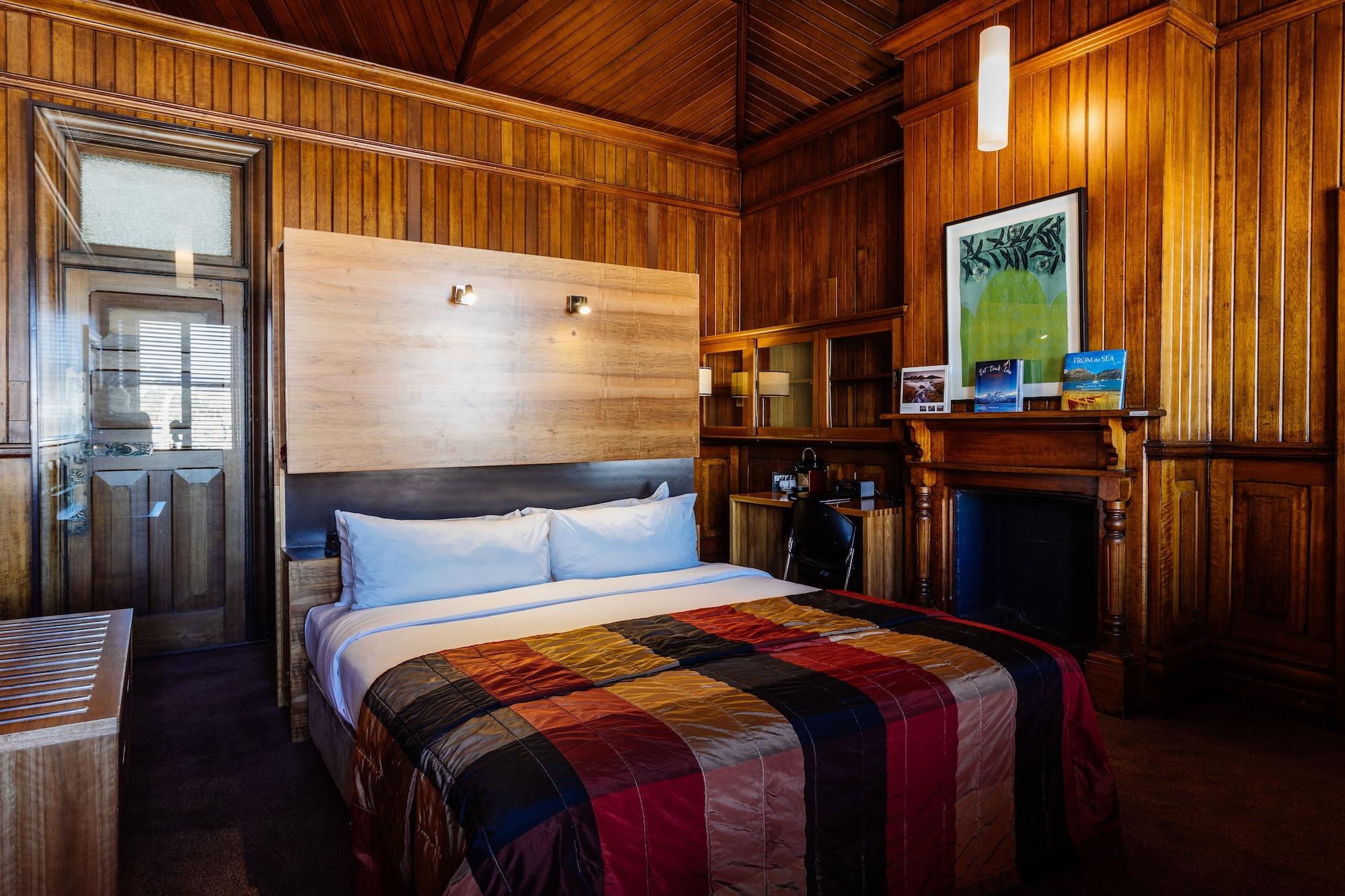 The Henry Jones Art Hotel Hobart Eksteriør bilde A room at the hotel