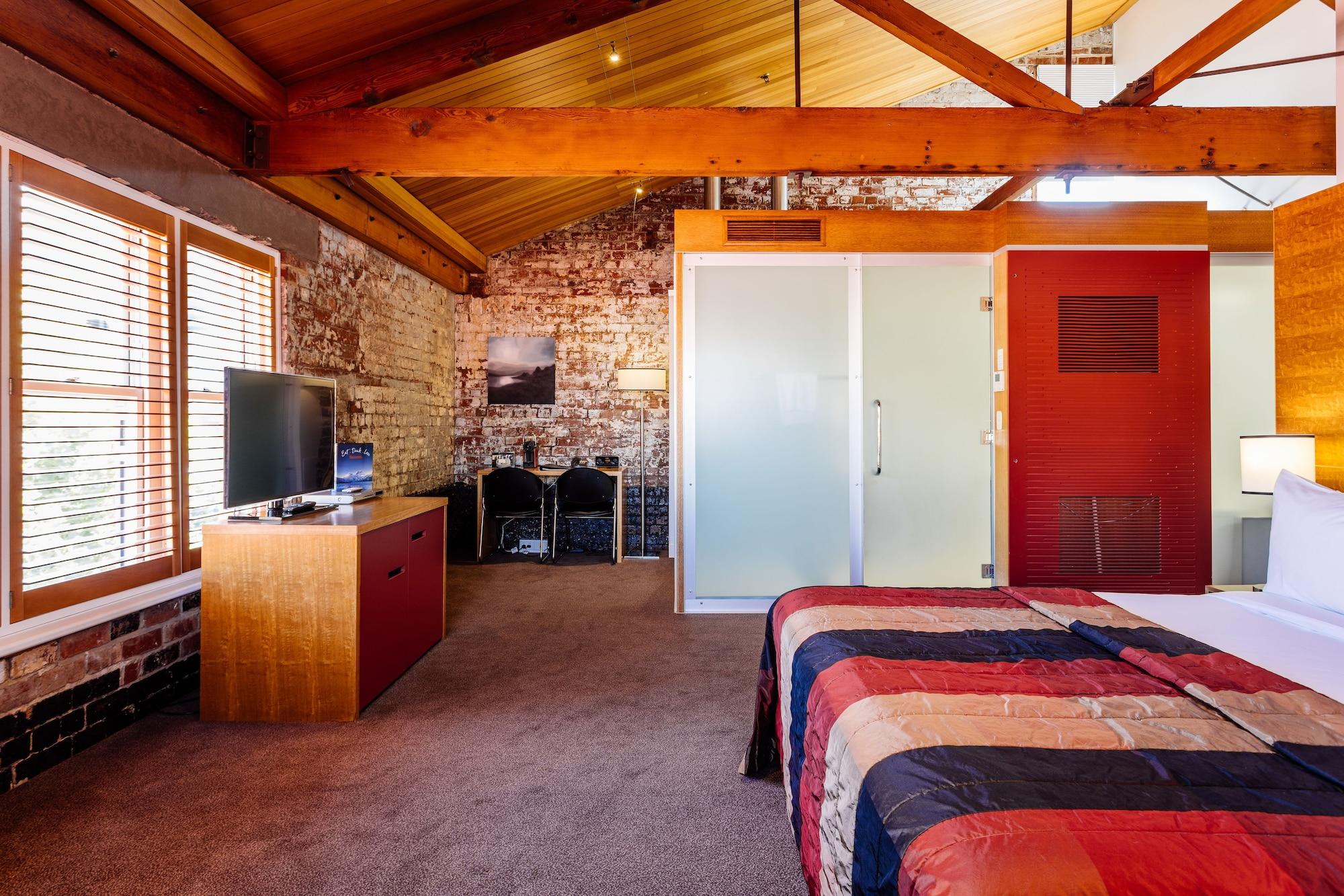 The Henry Jones Art Hotel Hobart Eksteriør bilde A room at the hotel