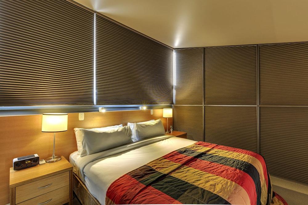 The Henry Jones Art Hotel Hobart Eksteriør bilde Venetian blinds